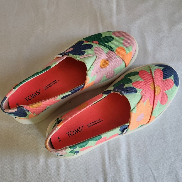 Toms Alpargata Mallow - Patina Green Retro Floral Print- Size 5W- Released 2022 - Picture 2 of 6